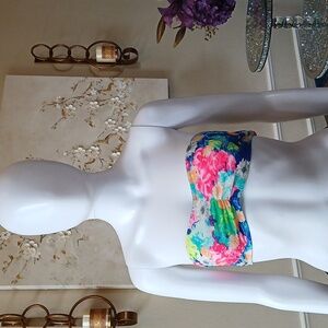 Victoria's Secret Pink Floral Lace Strapless Bandeau Bralette Top. Size M